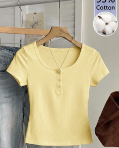 Camiseta de mujer de manga corta con cuello Henley