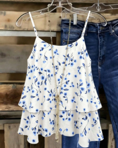 Blusa de mujer tejida con estampado floral