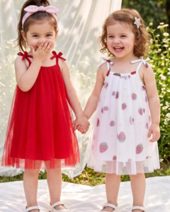 Vestido de verano con tirantes de lazo de malla
