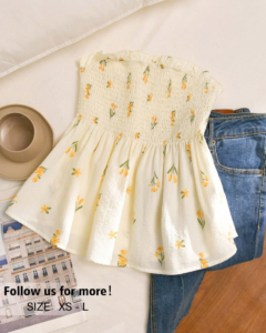top de camiseta con estampado floral amarillo