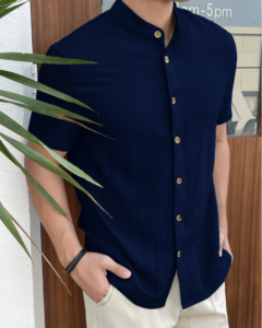 Camisa casual de manga corta con botones y rayas
