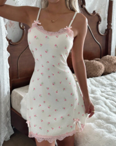 Camisón de mujer CottageSlumber con ribete de encaje floral, lazo y tejido
